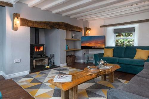 Farmhouse & Cottage
