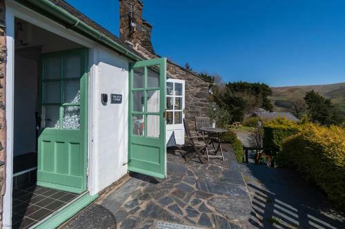 Farmhouse & Cottage