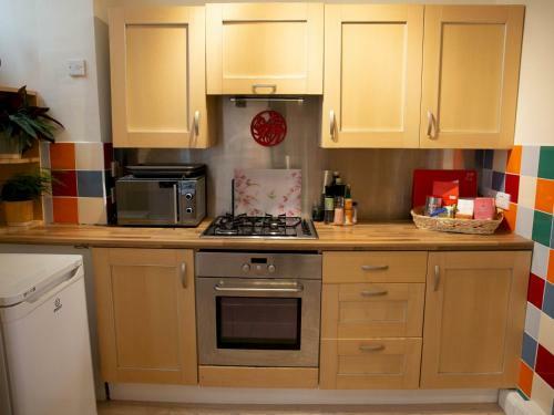Pass The Keys Superb Central Townhouse In Historic Buckfastleigh