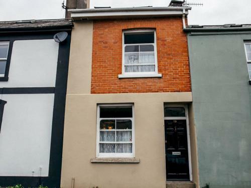 Pass The Keys Superb Central Townhouse In Historic Buckfastleigh