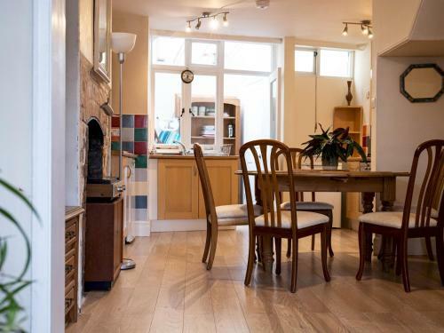 Pass The Keys Superb Central Townhouse In Historic Buckfastleigh