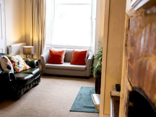 Pass The Keys Superb Central Townhouse In Historic Buckfastleigh