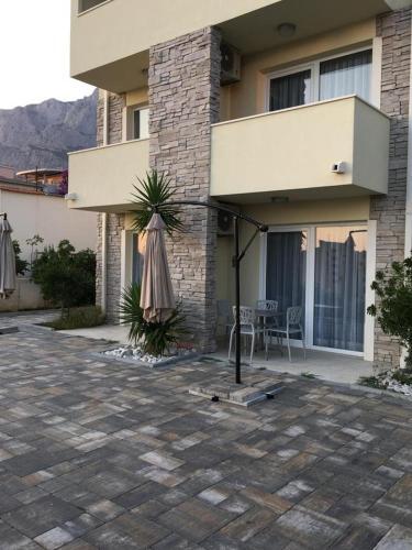 Apartments With A Parking Space Makarska - 16496