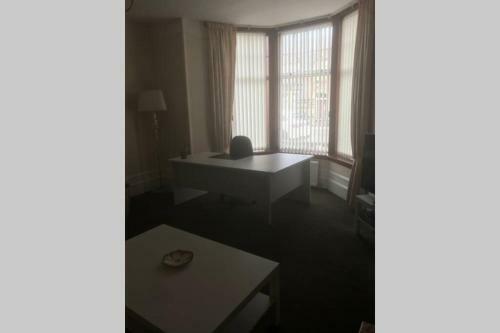 Preston Villa, Spacious Ground Floor Apartment