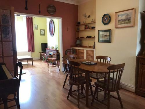 Entire Three Bed House Near Budleigh Beach