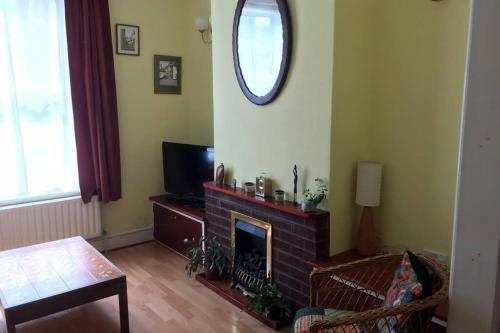 Entire Three Bed House Near Budleigh Beach