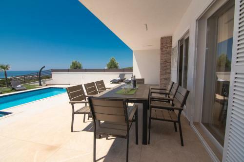 Luxury Villa Royal I With Private Pool