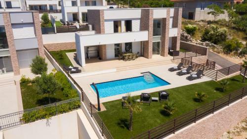 Luxury Villa Royal I With Private Pool