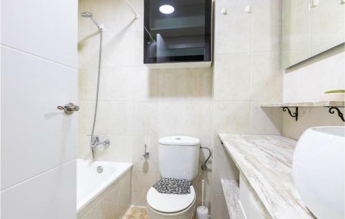 Nice Apartment In Viveiro With 3 Bedrooms