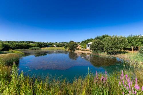 Lodge Lynstone Lakes