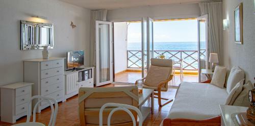 Oceanfront Neptuno Apartment
