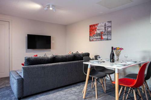 Modern And Comfortable Apartment - Sleeps 4