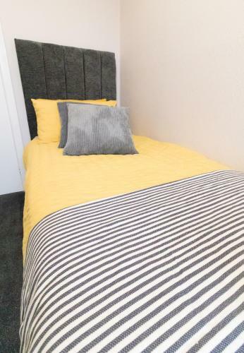 Ideal Home Away In Bury