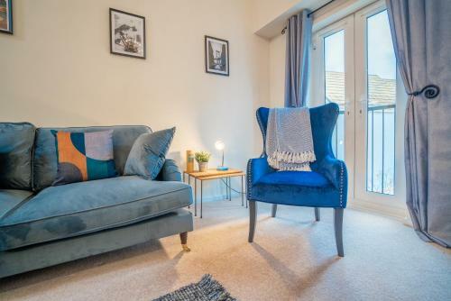 Modern Duplex Apartment With Allocated Parking & Wifi
