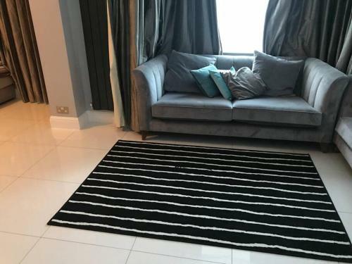 Luxury House In Pinner, 30 Min To Central London!!