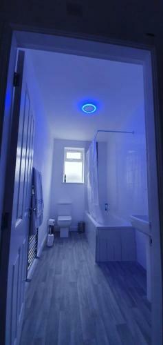 Hostal Fantastic Brand New Rooms