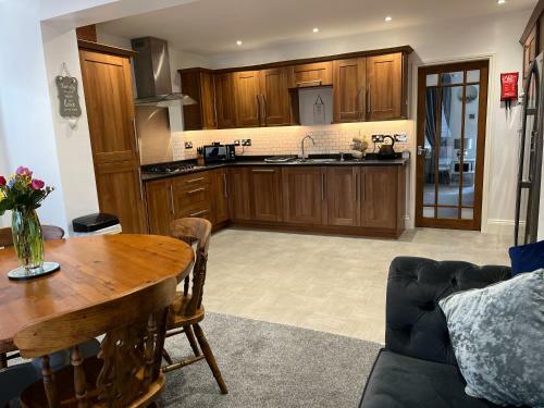 Modern 3 Bedroom Property In Quiet Location