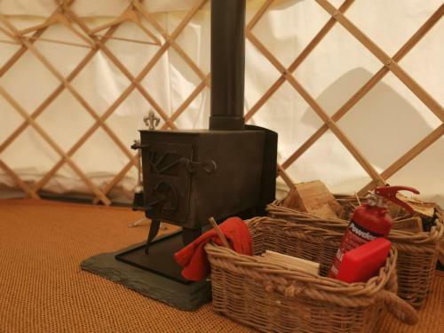 Syke Farm Campsite - Yurt's
