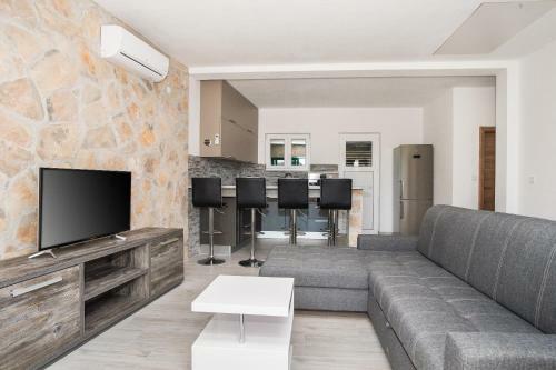 Villa Konoba With Heated Pool