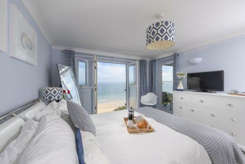 Ivory, Carbis Beach Apartments