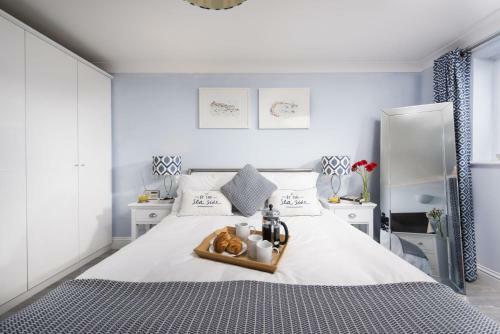 Ivory, Carbis Beach Apartments