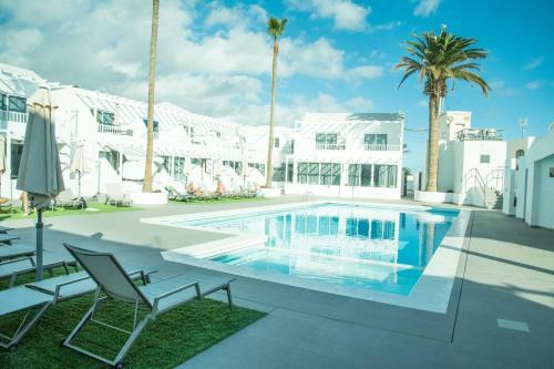 Sunny Days Apartment With Shared Pool And Free Wifi
