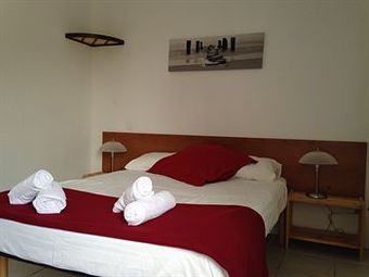 Mont Bouquet Lodge & Activity Center