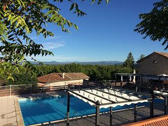 Mont Bouquet Lodge & Activity Center