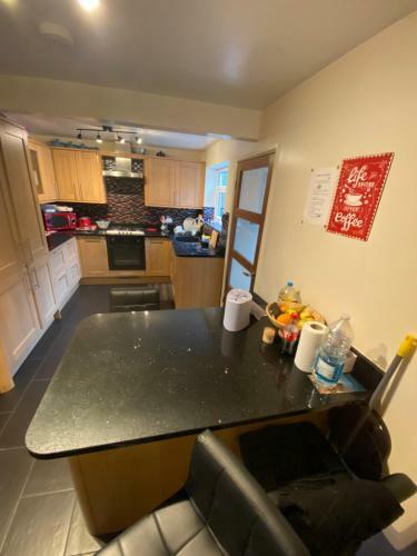 Beautiful 4 Bed House, Stunning Kitchen&en Suite