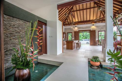 Baan Pinya Chic Three Bedroom Pool Villa