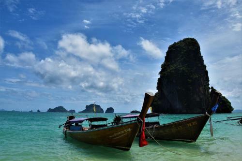 Croisi�re Sur Voilier Dans La Baie De Phang Nga