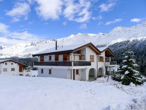 Apartment Tgesa Sartons