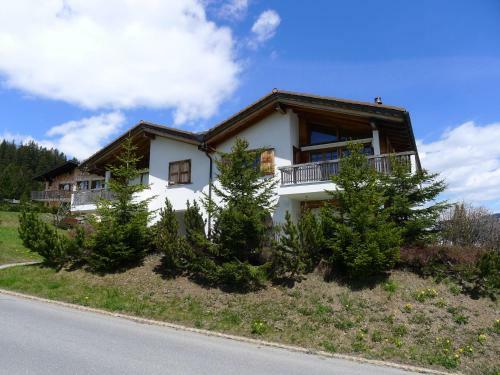Apartment Tgesa Sartons