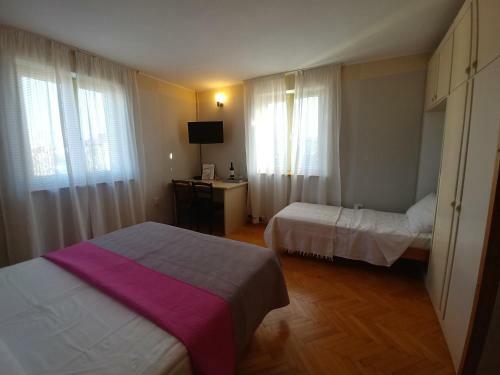 Hostal Apartman And Room Bm