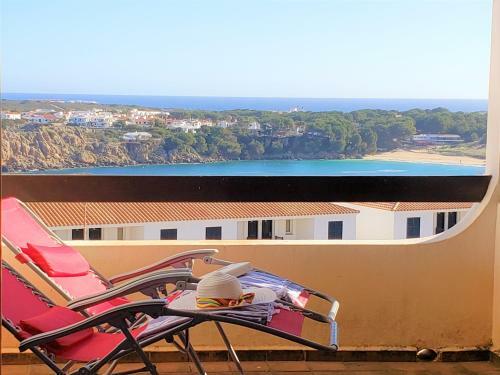 Stunning Sea Views Apartment, Pool, 5 Min Walk To Beach