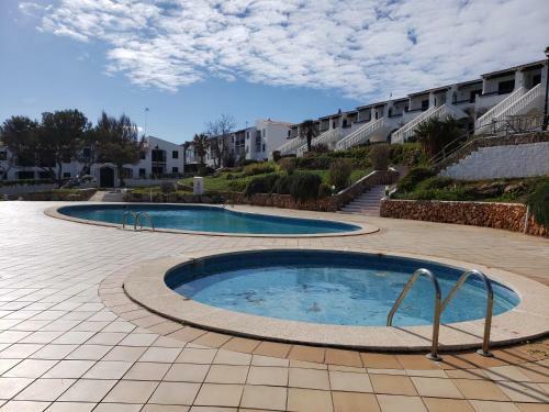 Stunning Sea Views Apartment, Pool, 5 Min Walk To Beach