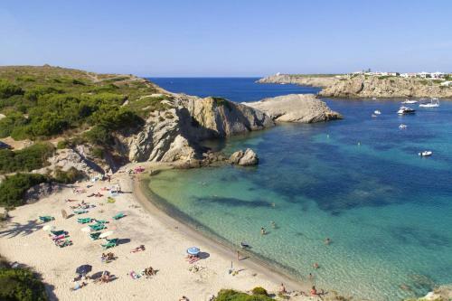 Stunning Sea Views Apartment, Pool, 5 Min Walk To Beach
