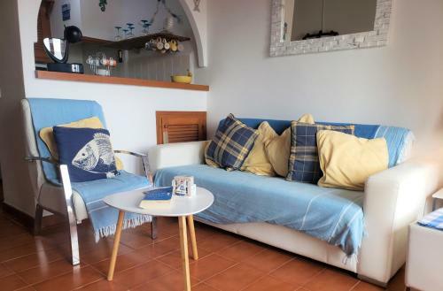 Stunning Sea Views Apartment, Pool, 5 Min Walk To Beach