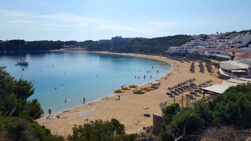 Stunning Sea Views Apartment, Pool, 5 Min Walk To Beach