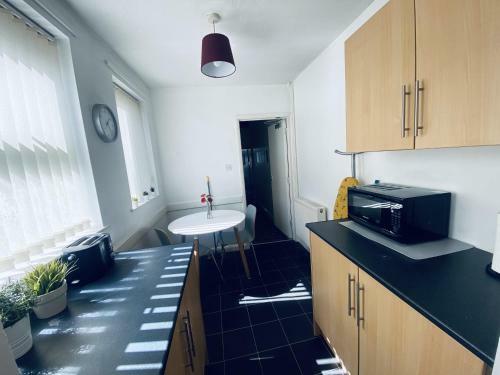 Apartamento Spacious 4 Double Bedroom Home - Coventry Centre