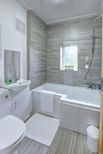 Apartamento Large Contractor House W/parking And Netflix By Passionfruit Properties