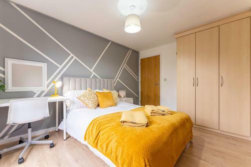 Riley House Spacious City Apartment