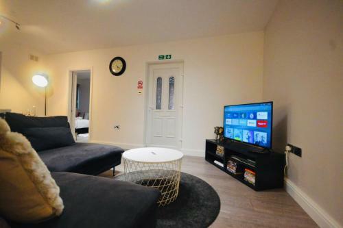 Stunning 3-bed Ground Floor Apartment In Coventry