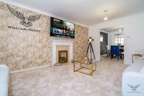 William Homes - Coombe Abbey, Free Parking, King Bed, Netflix & Pool Table