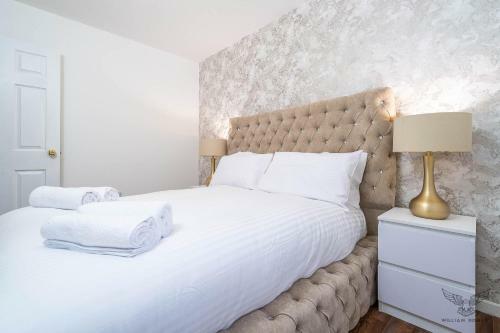 William Homes - Coombe Abbey, Free Parking, King Bed, Netflix & Pool Table