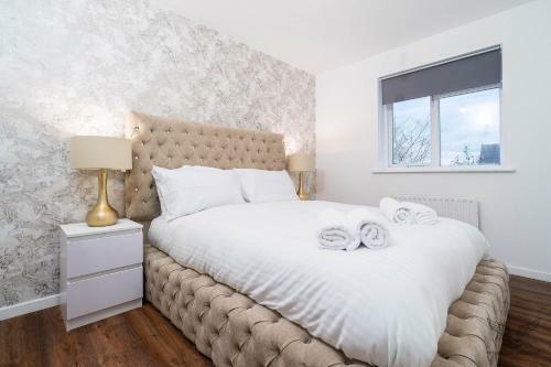 William Homes - Coombe Abbey, Free Parking, King Bed, Netflix & Pool Table