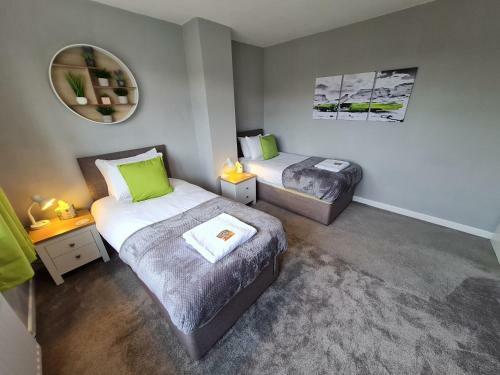 Contractor House With Parking & Netflix & Ev Charging Bac By Passionfruit Properties