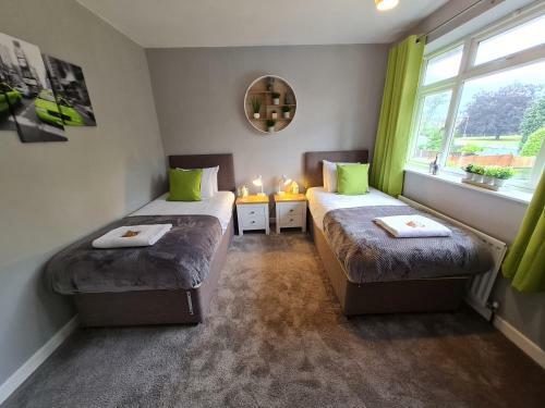 Contractor House With Parking & Netflix & Ev Charging Bac By Passionfruit Properties