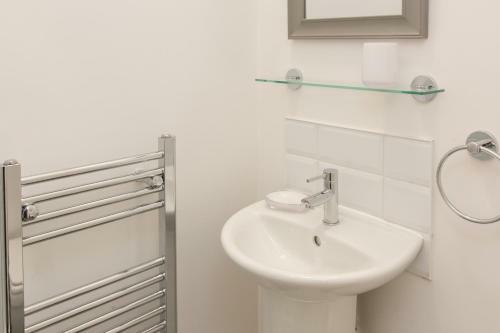 Hostal Townhouse Plus @ 130 West Street Crewe