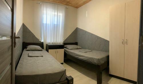 Hostal Azovmore Tut